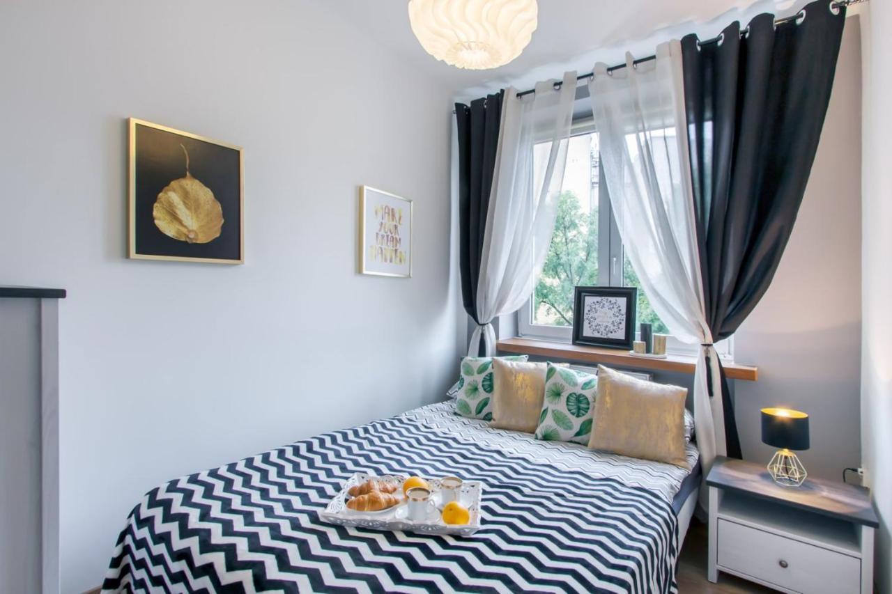 Апартаменти Clicktheflat Avenue Place
